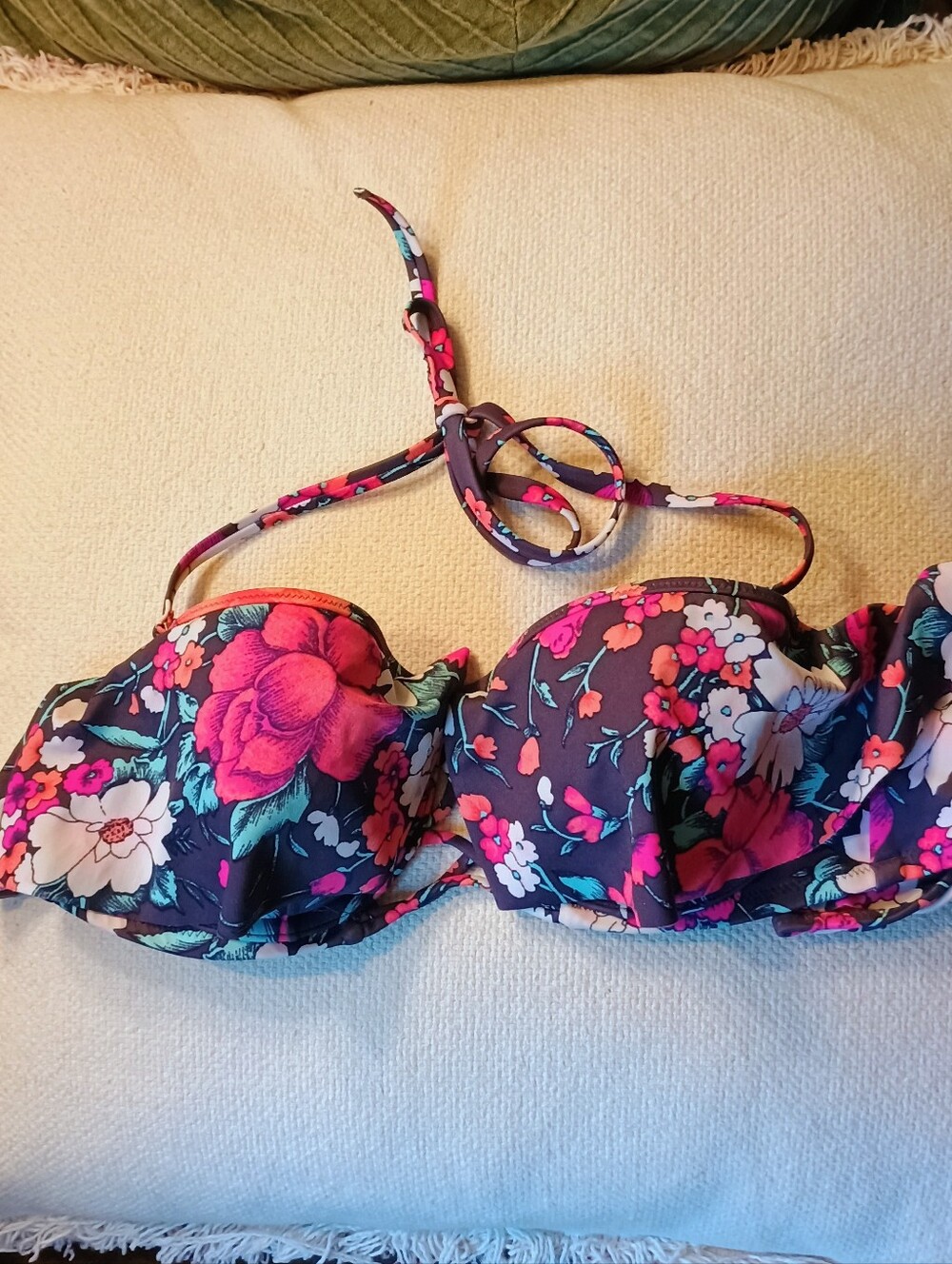Bikini Top - Size 34B Optional Straps - Picture 12 of 13